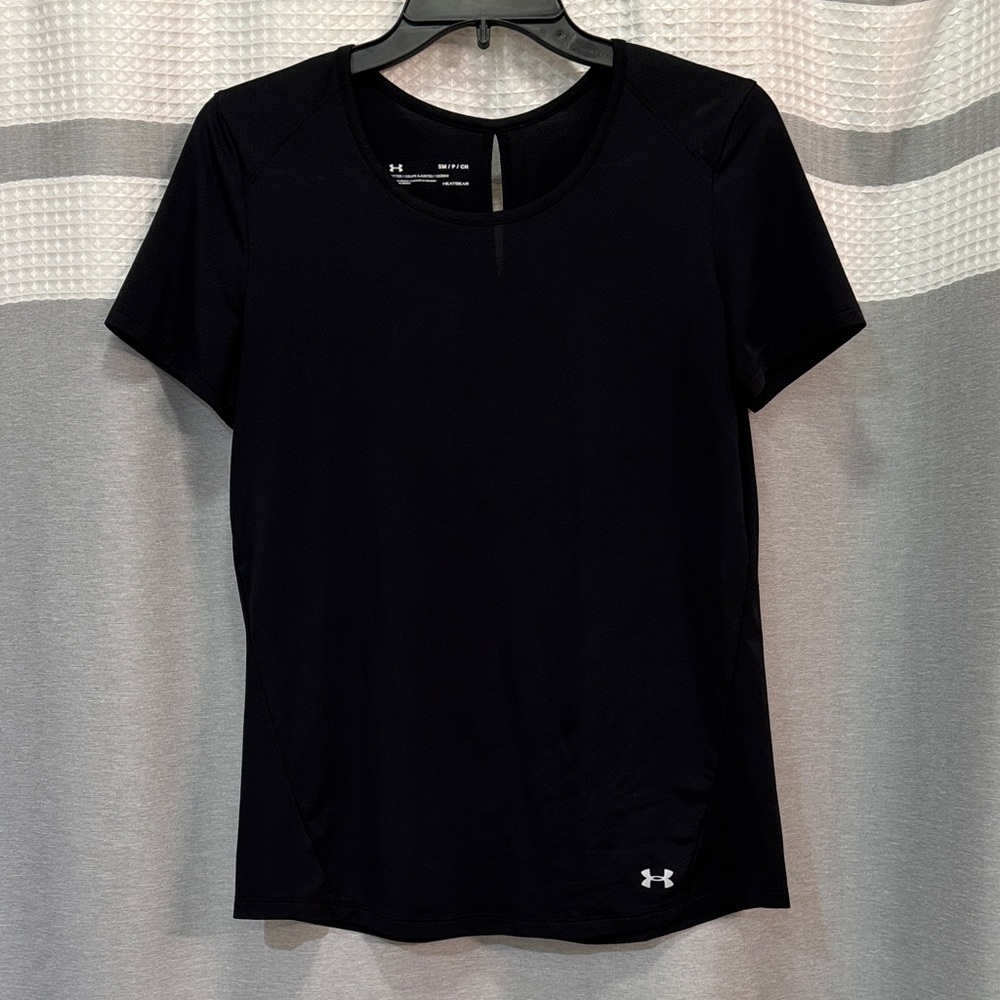 Under Armour Women's Heatgear Black Tee Fitted Small